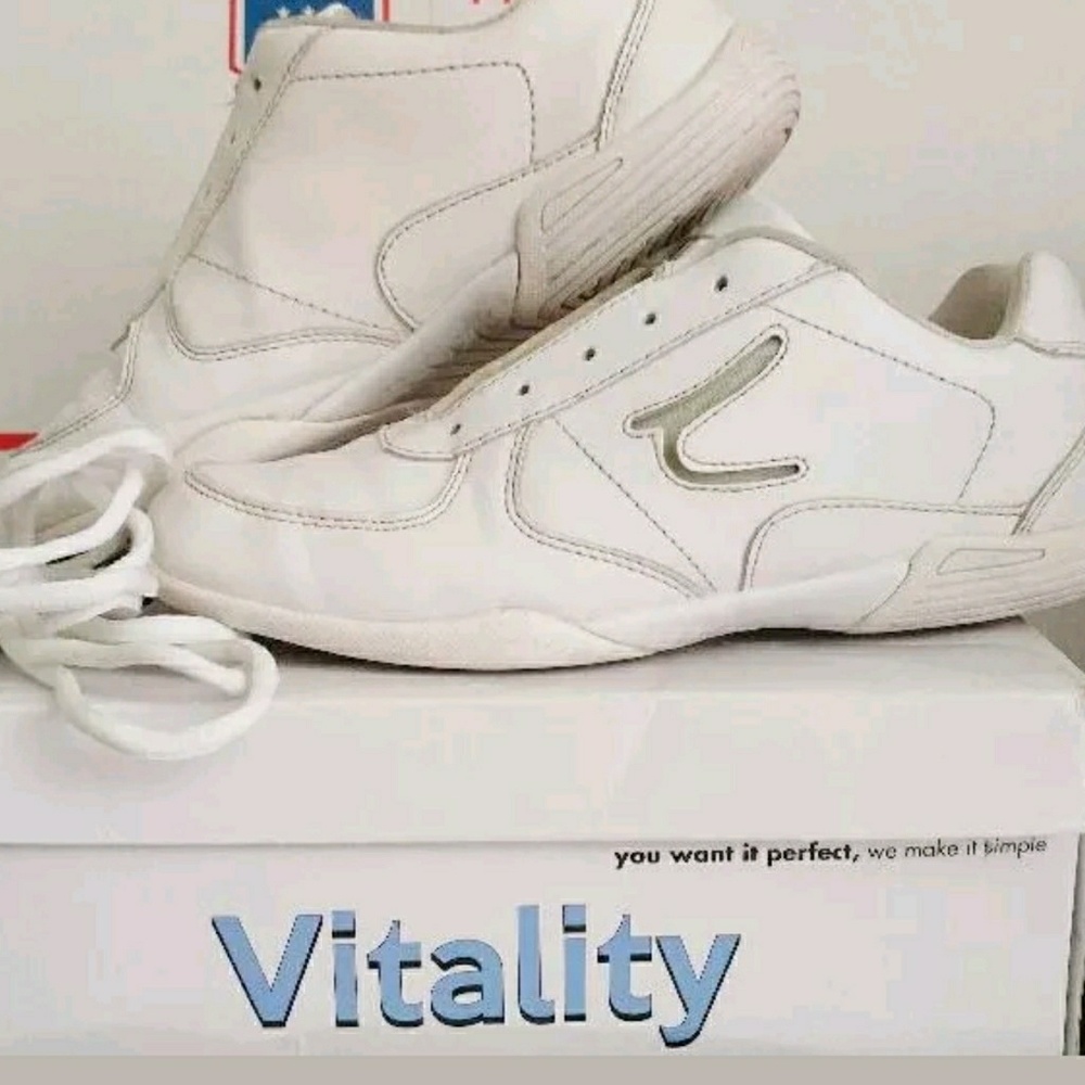 TEAM CHEER VITALITY WHITE CHEER SHOES Women's 6.5